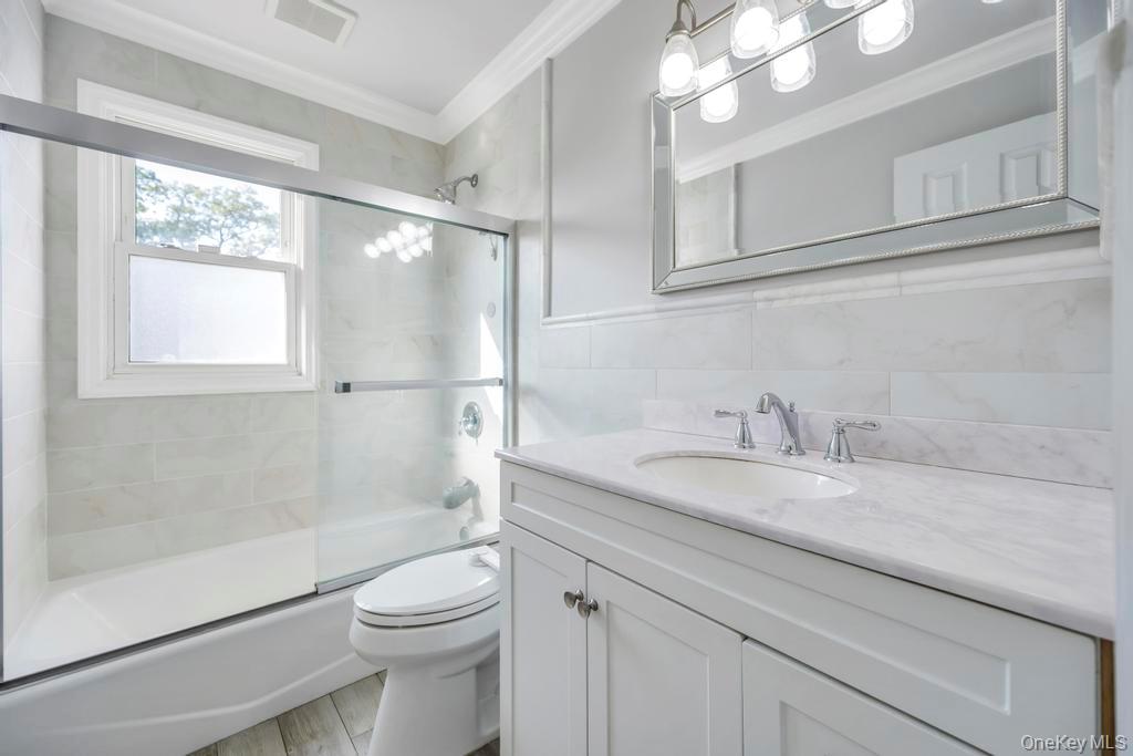 2566 Hyacinth Street