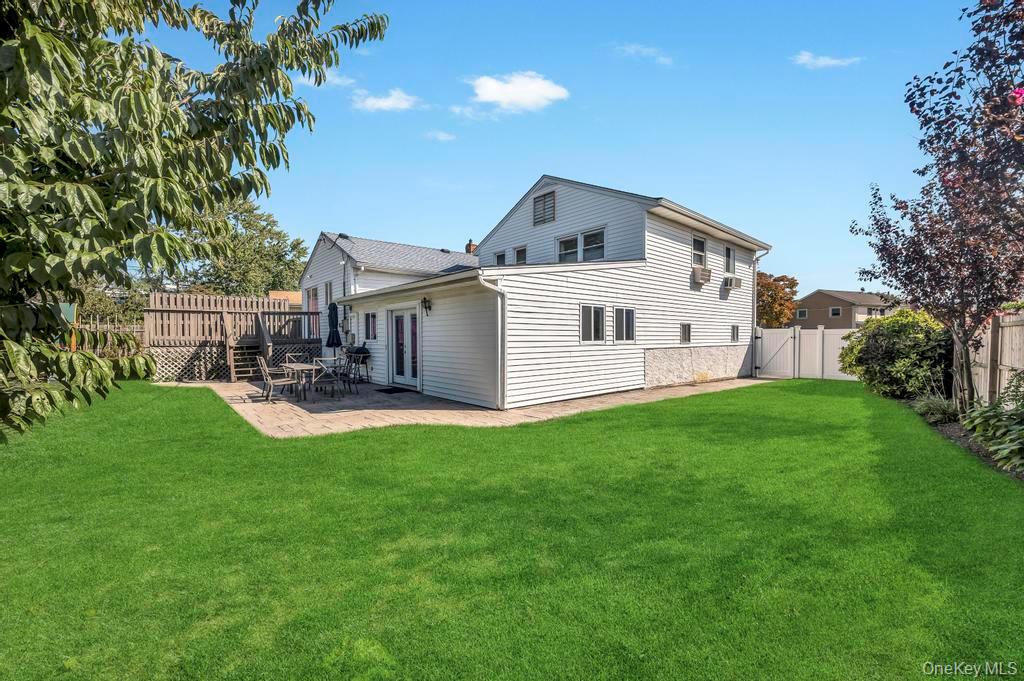 2566 Hyacinth Street