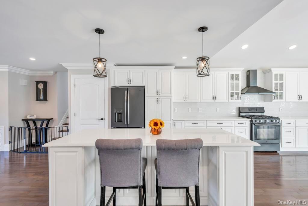 2566 Hyacinth Street