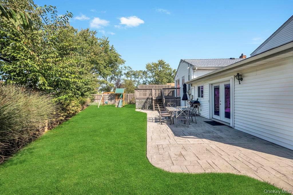 2566 Hyacinth Street