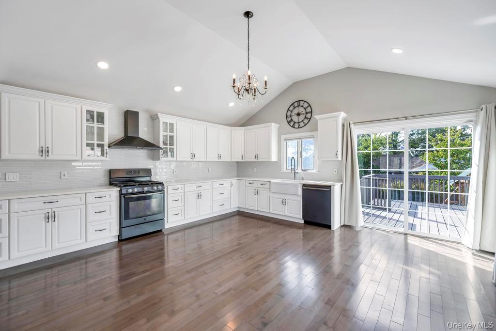 2566 Hyacinth Street