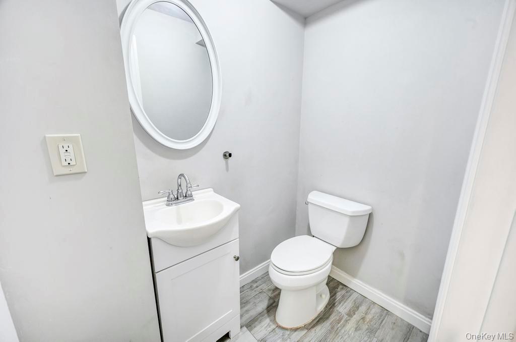 2566 Hyacinth Street