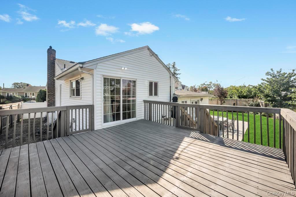 2566 Hyacinth Street