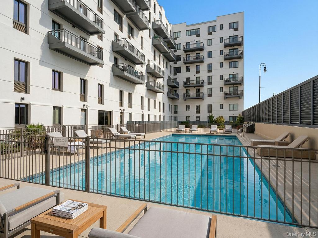 100 W Broadway Unit: 2Bb