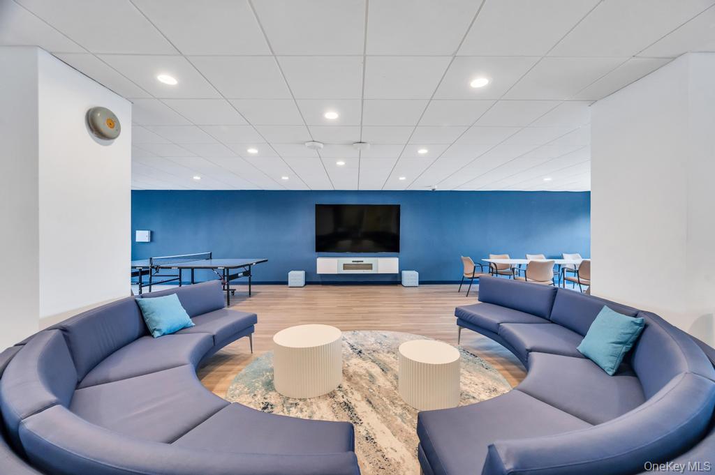 100 W Broadway Unit: 2Bb