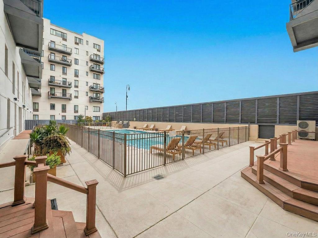 100 W Broadway Unit: 2Bb