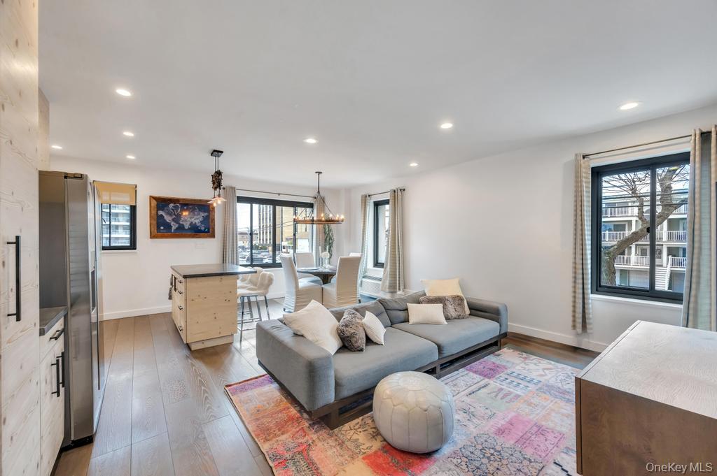 100 W Broadway Unit: 2Bb