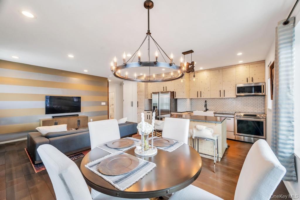 100 W Broadway Unit: 2Bb