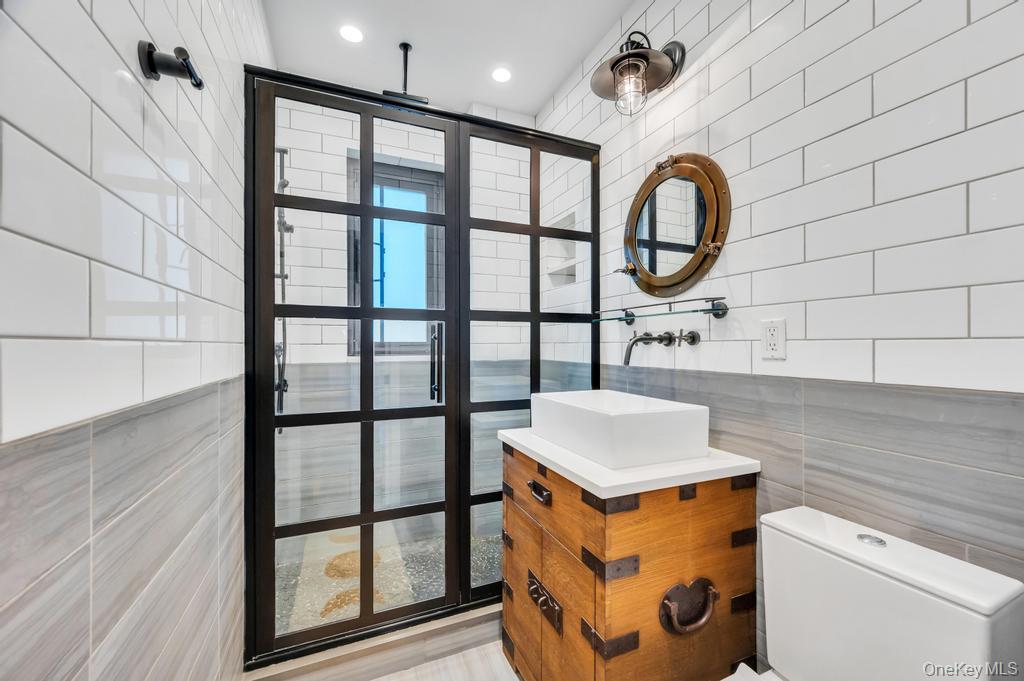 100 W Broadway Unit: 2Bb