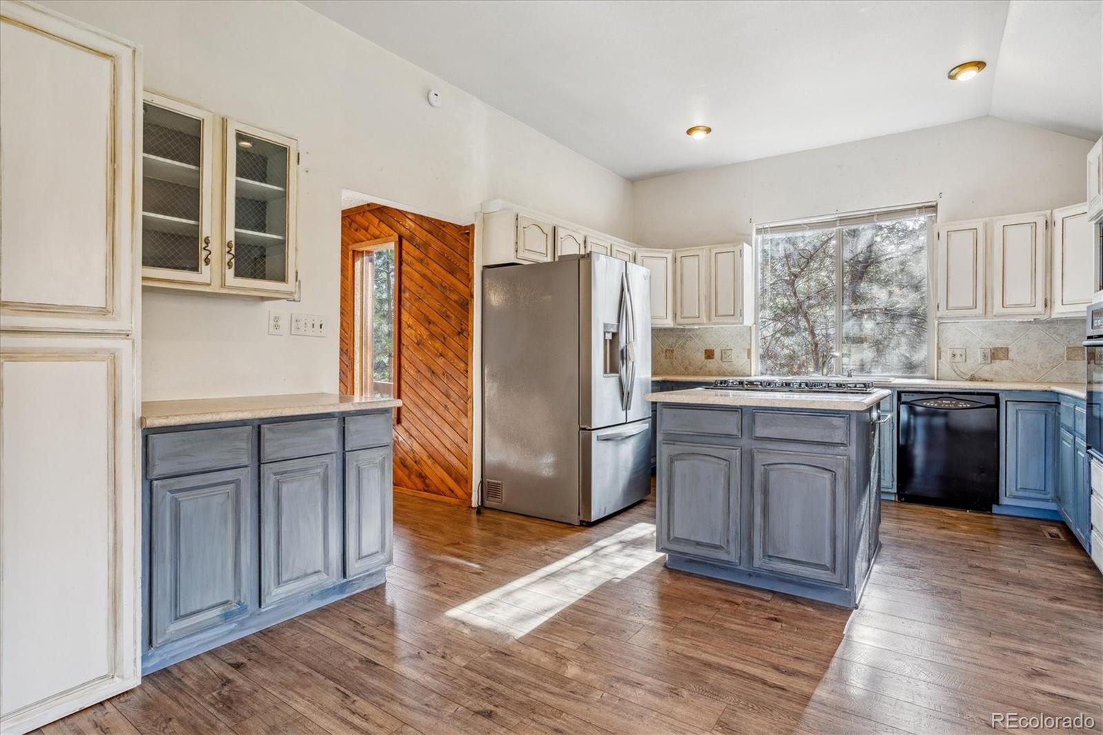 5985 Ponderosa Way