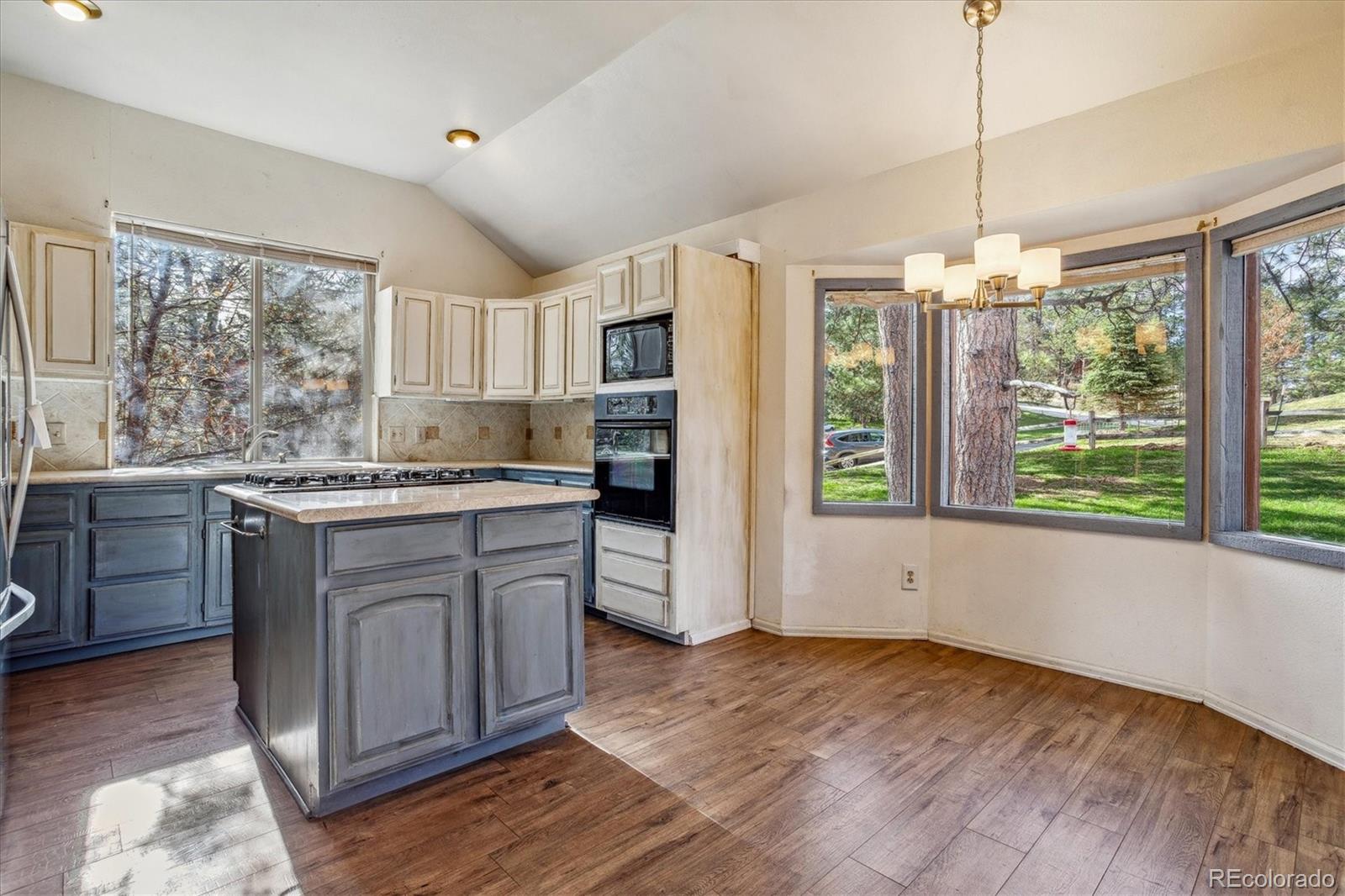 5985 Ponderosa Way