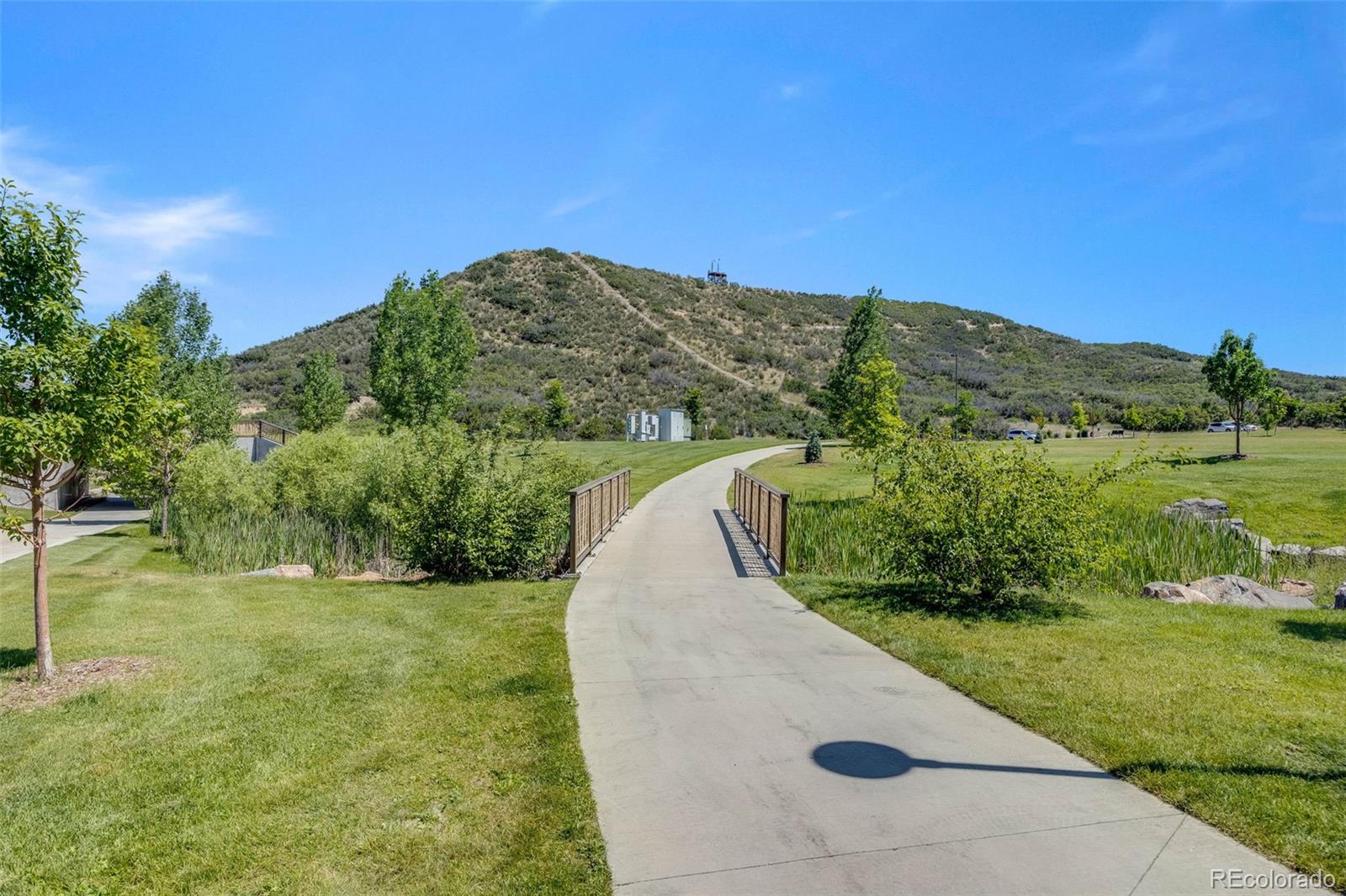 2746 Deerfoot Way