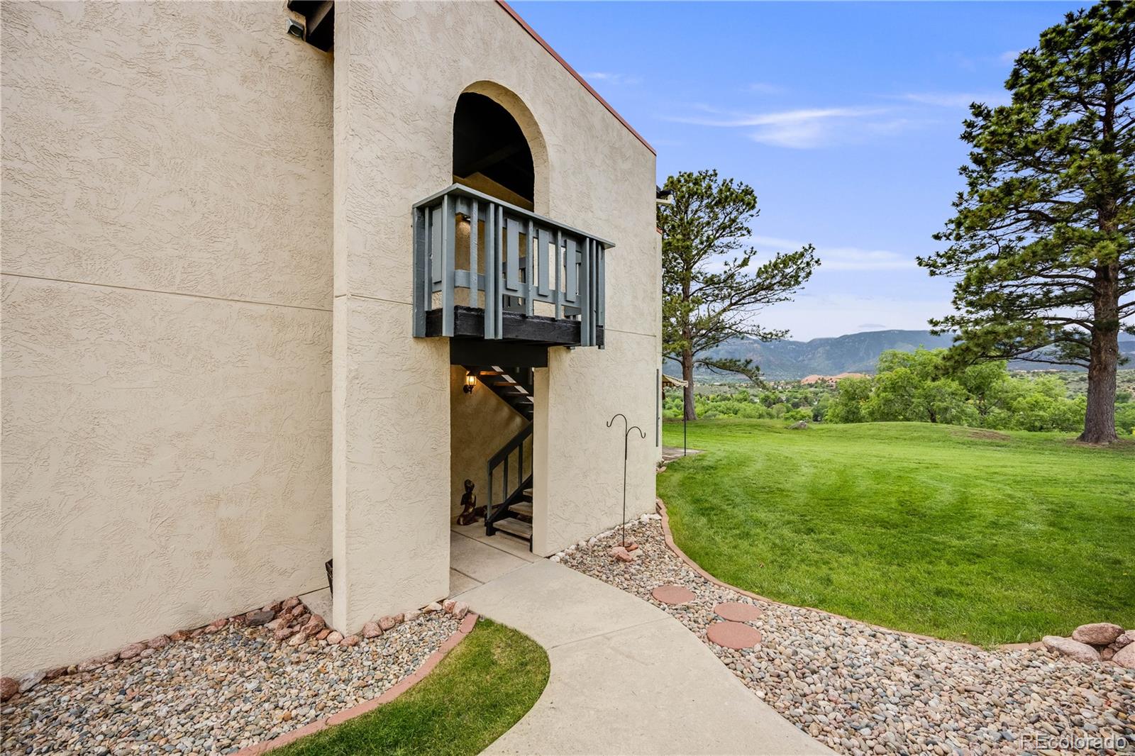 1062 Fontmore Road