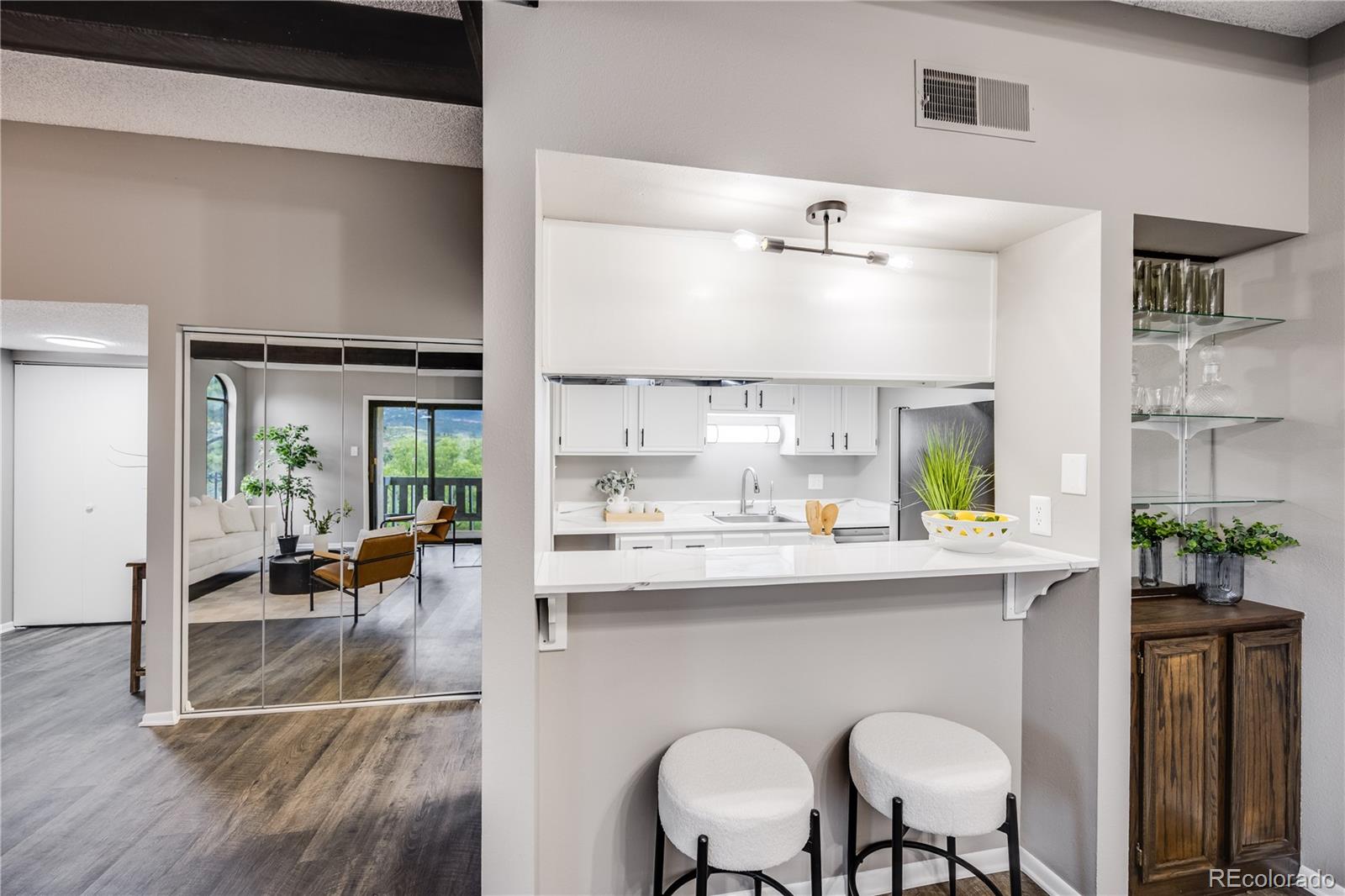1062 Fontmore Road