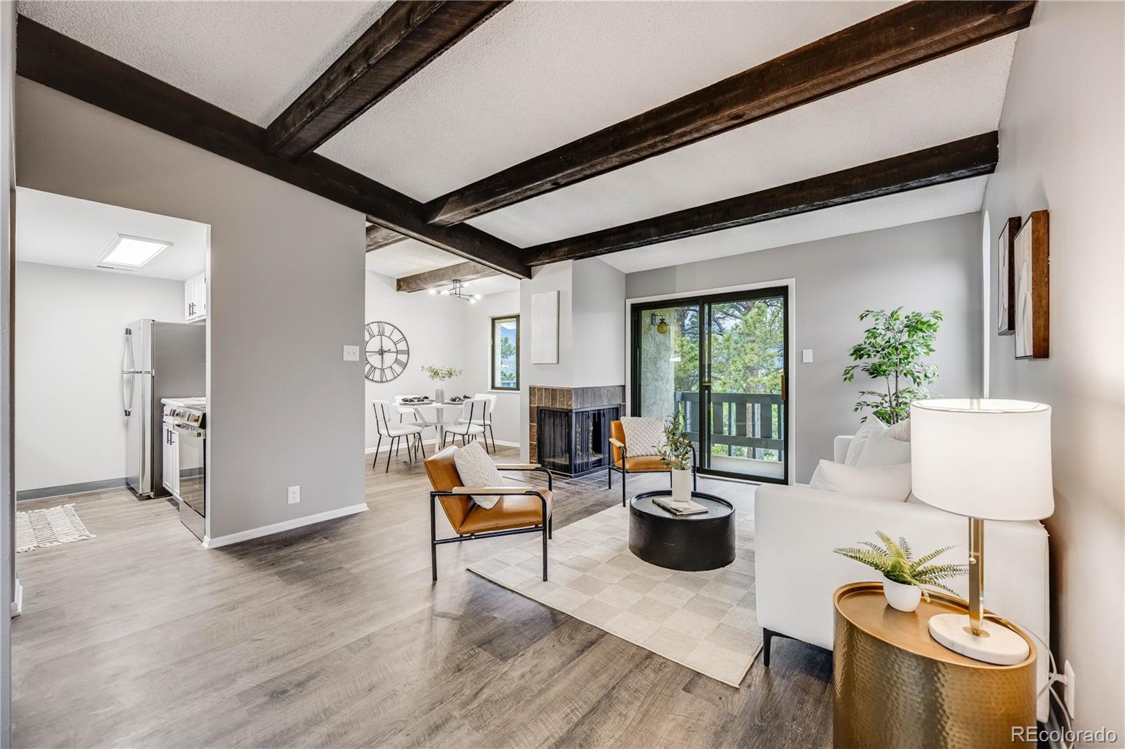 1062 Fontmore Road