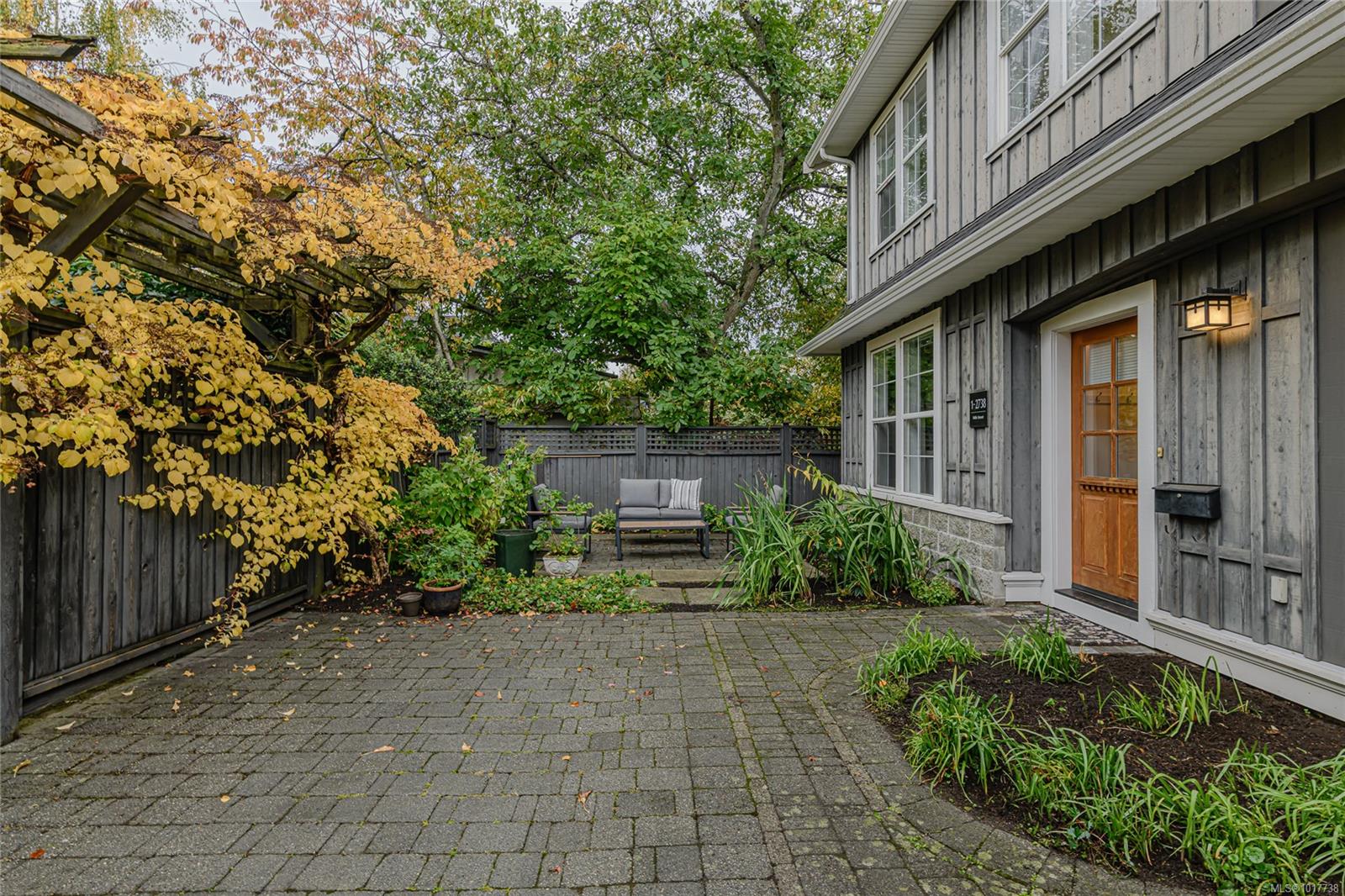 2738 Fifth St # 1, Victoria Unit: 1