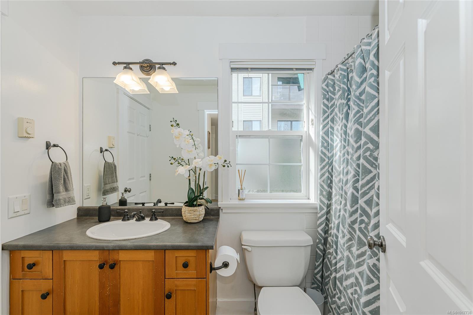 2738 Fifth St # 1, Victoria Unit: 1