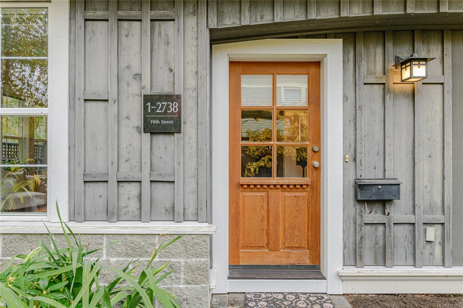 2738 Fifth St # 1, Victoria Unit: 1