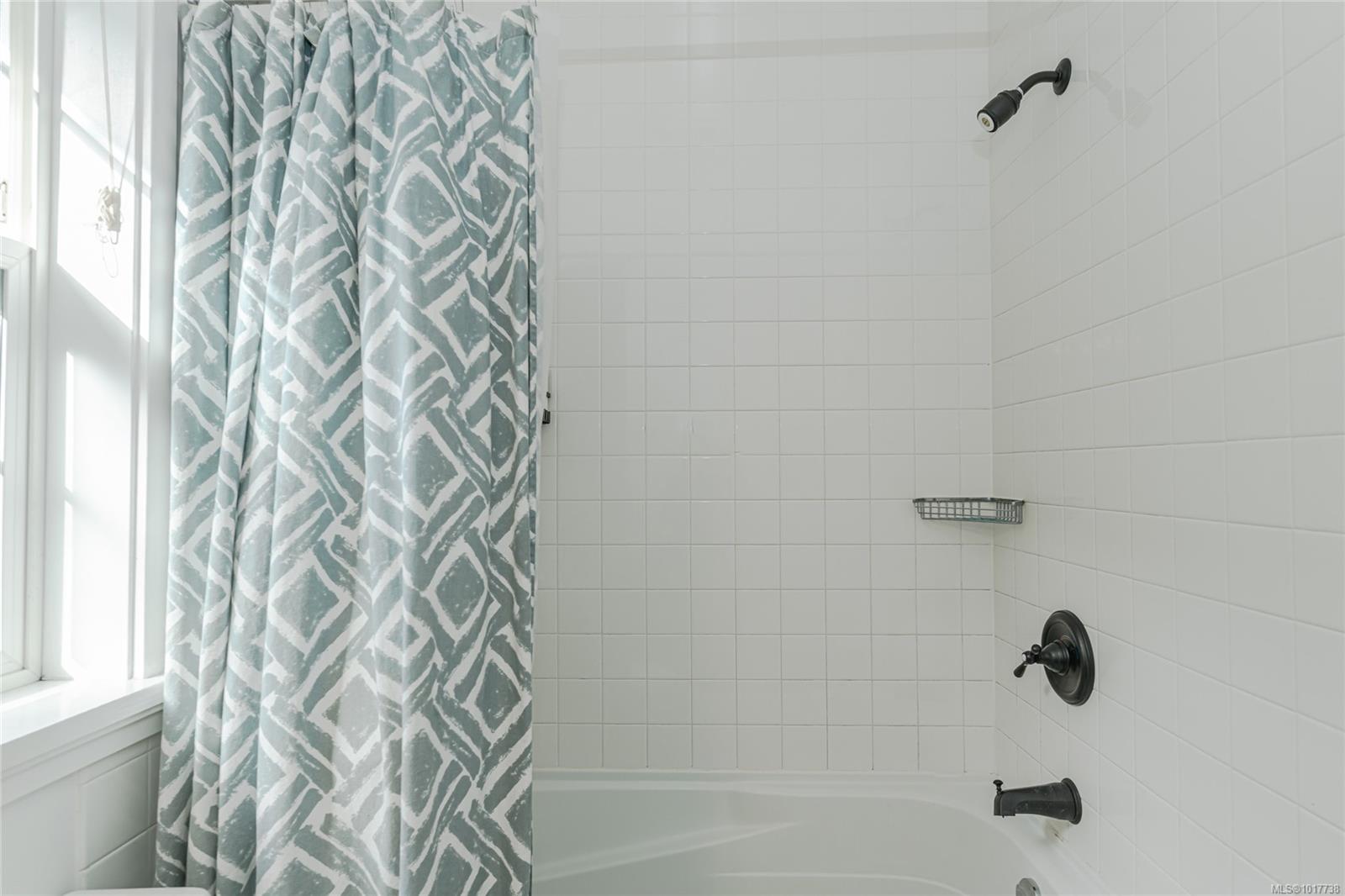 2738 Fifth St # 1, Victoria Unit: 1