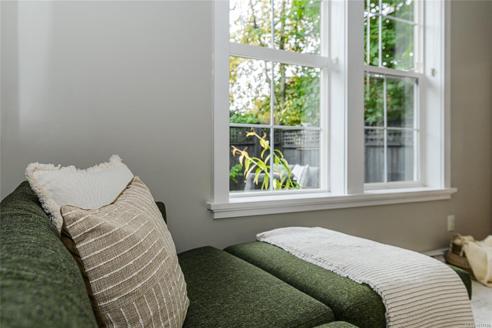 2738 Fifth St # 1, Victoria Unit: 1