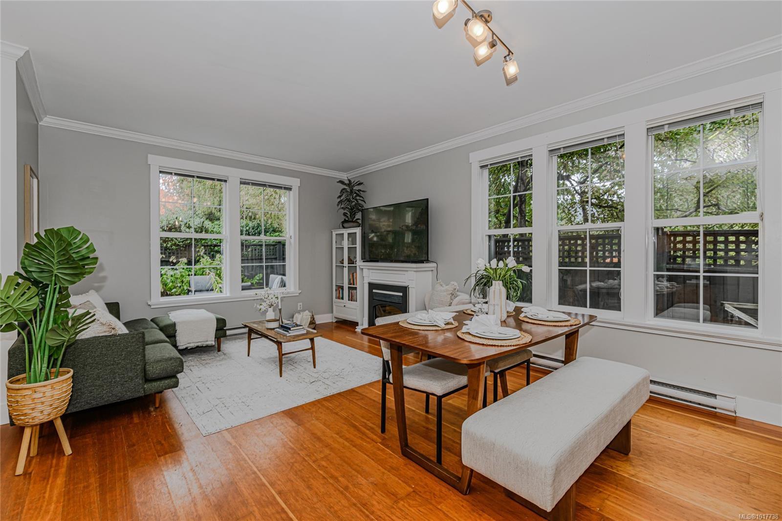 2738 Fifth St # 1, Victoria Unit: 1