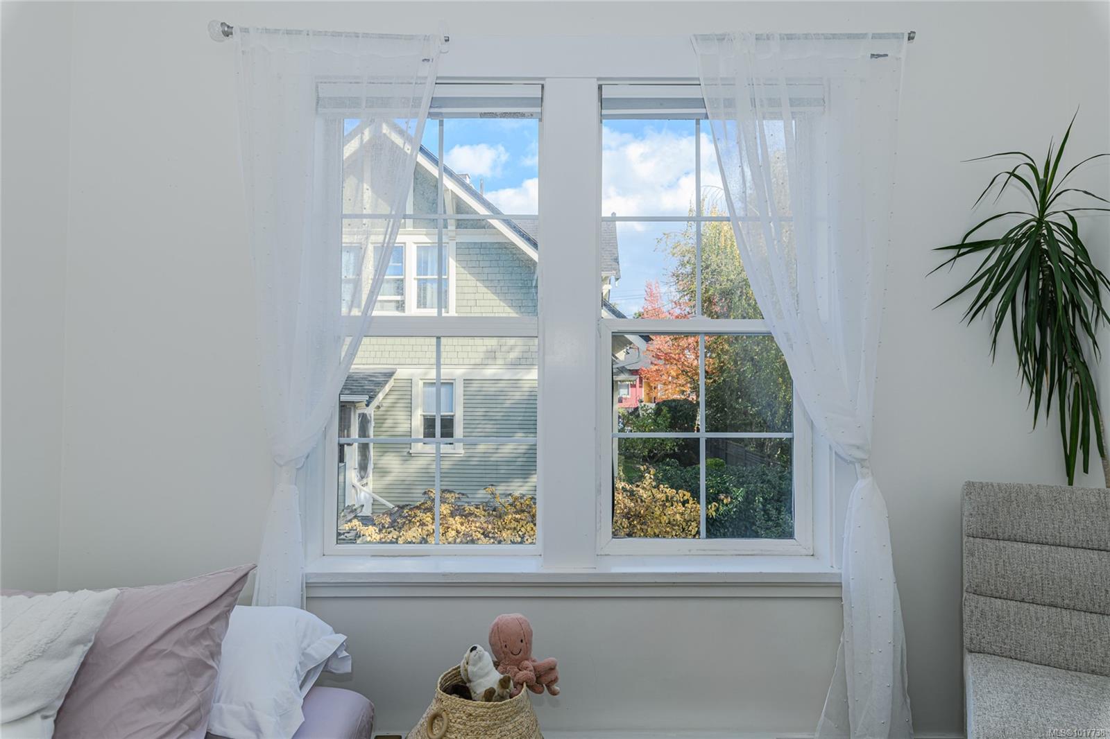 2738 Fifth St # 1, Victoria Unit: 1