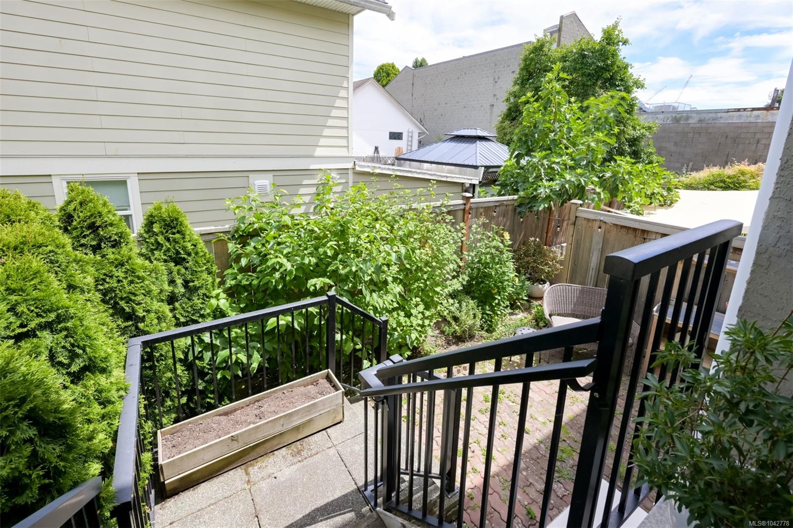 947 Caledonia Ave #7