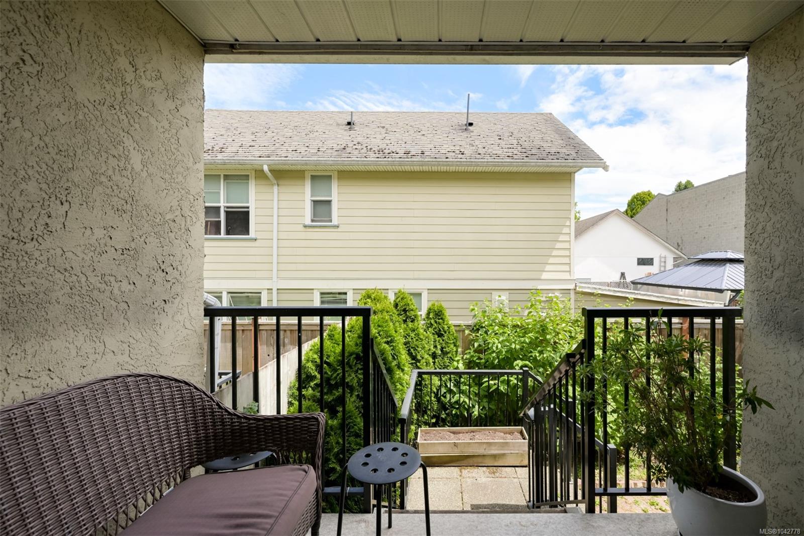 947 Caledonia Ave #7