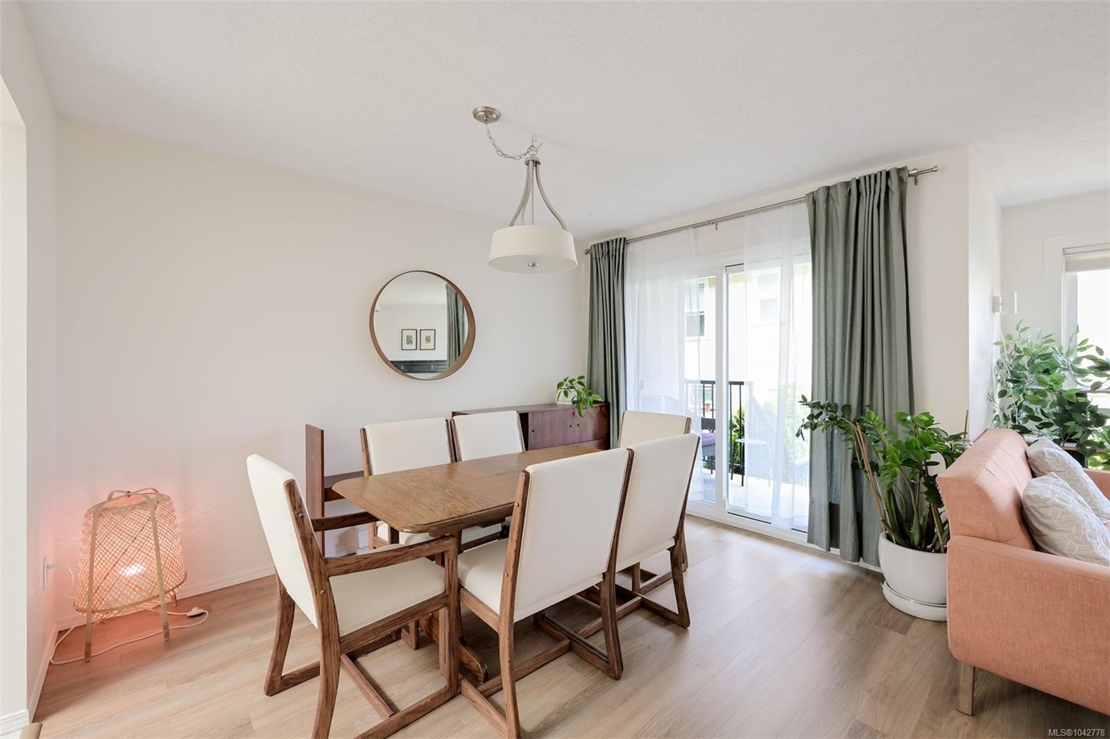 947 Caledonia Ave #7