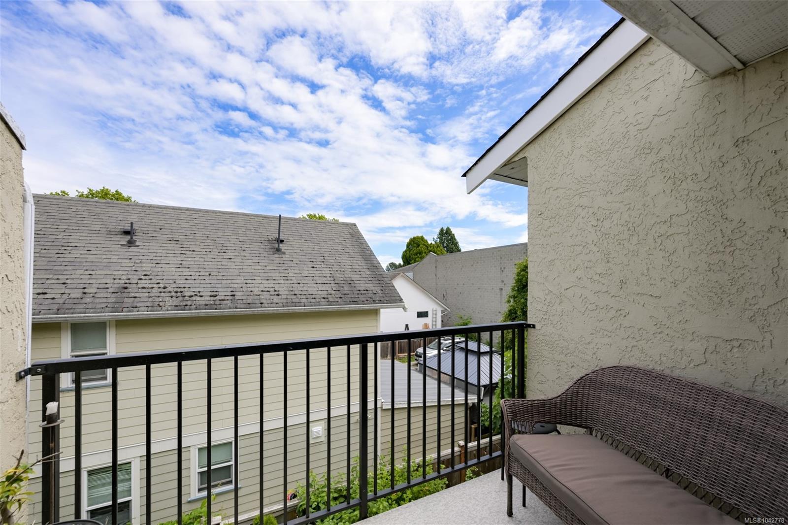 947 Caledonia Ave #7
