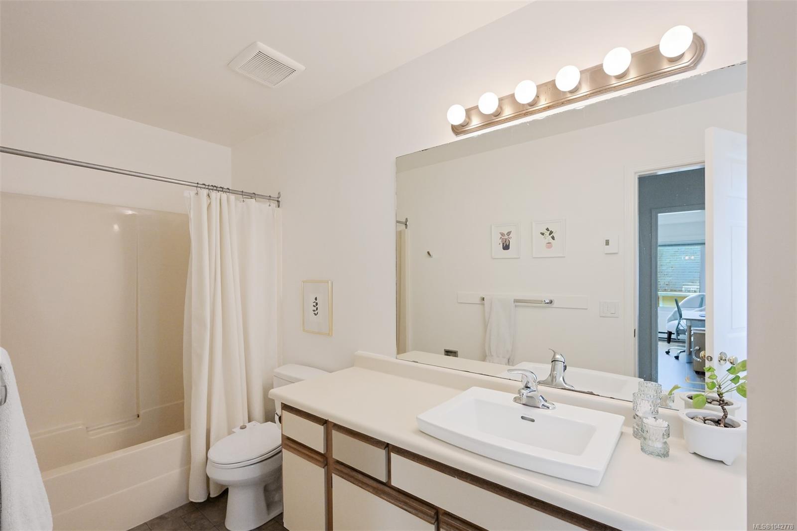 947 Caledonia Ave #7