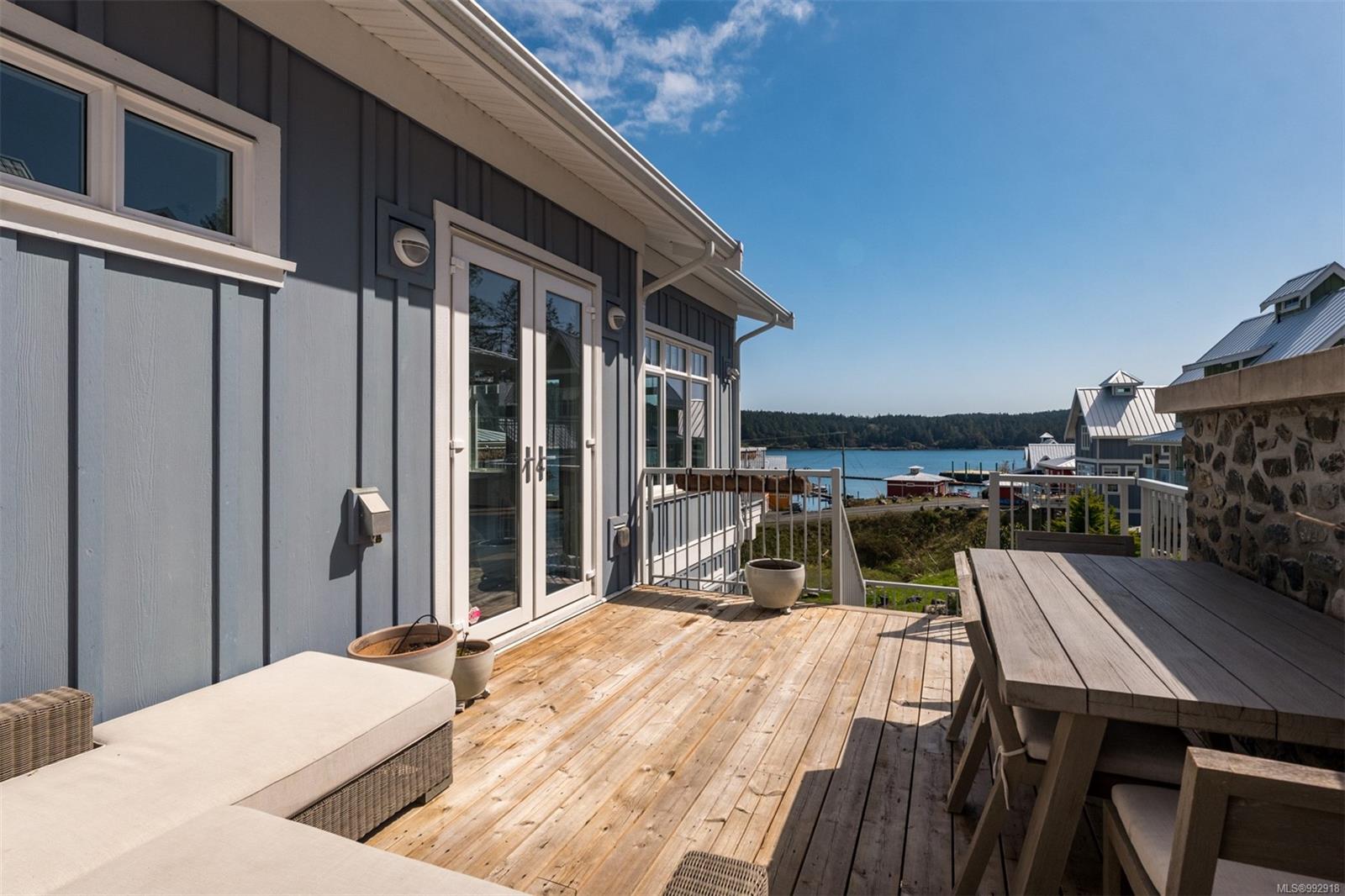133 Hilltop Cres