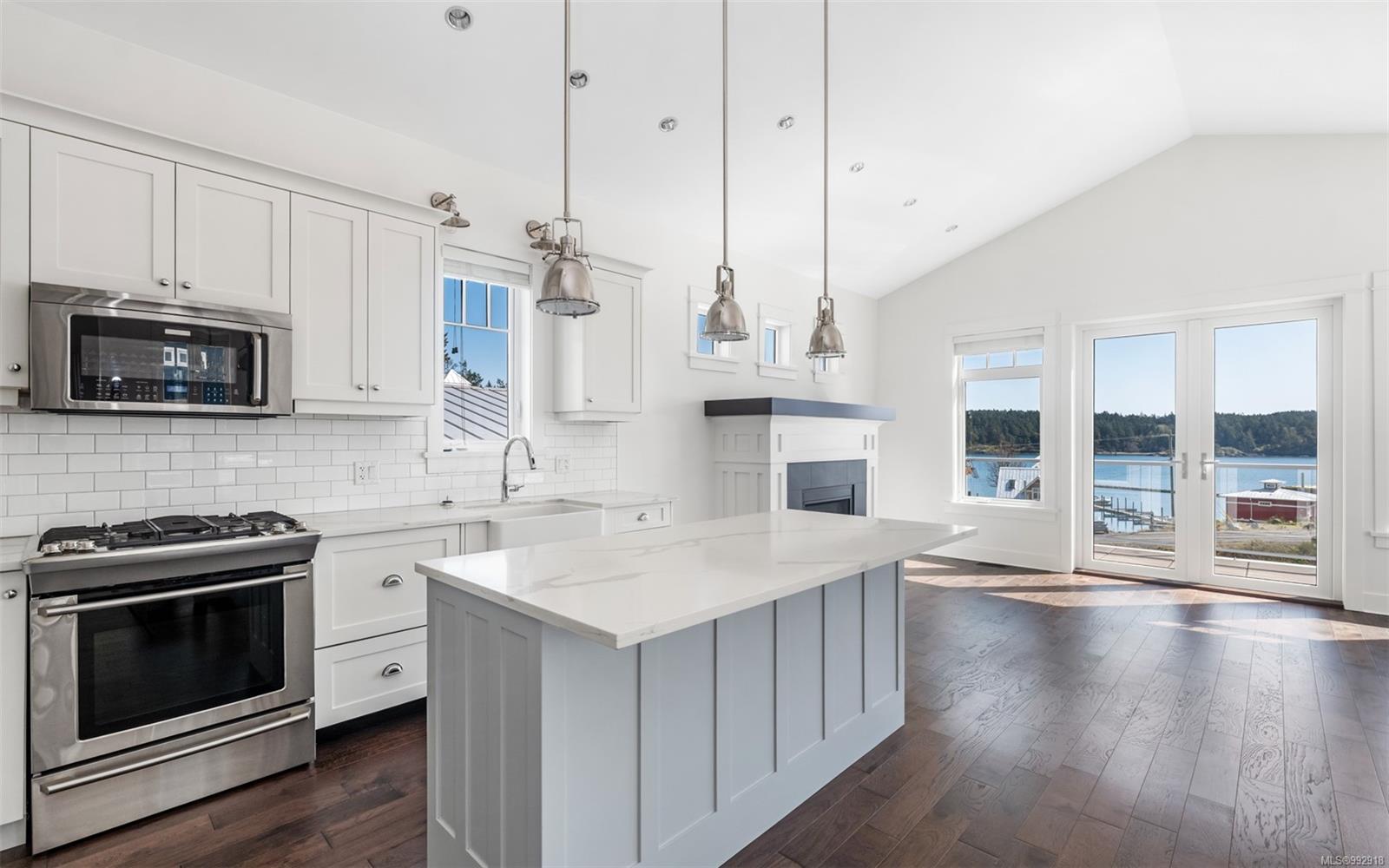 133 Hilltop Cres