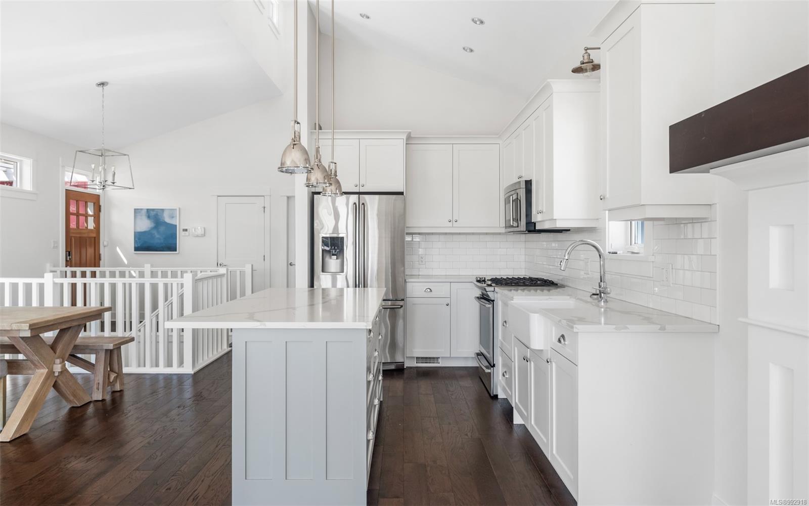 133 Hilltop Cres