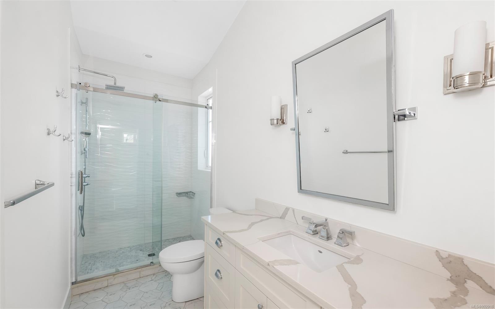 133 Hilltop Cres