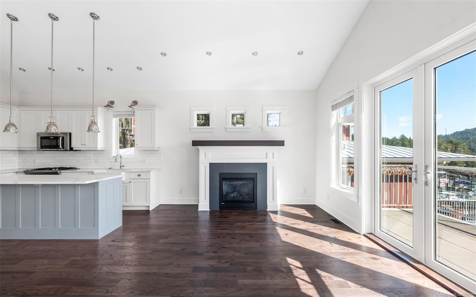 133 Hilltop Cres