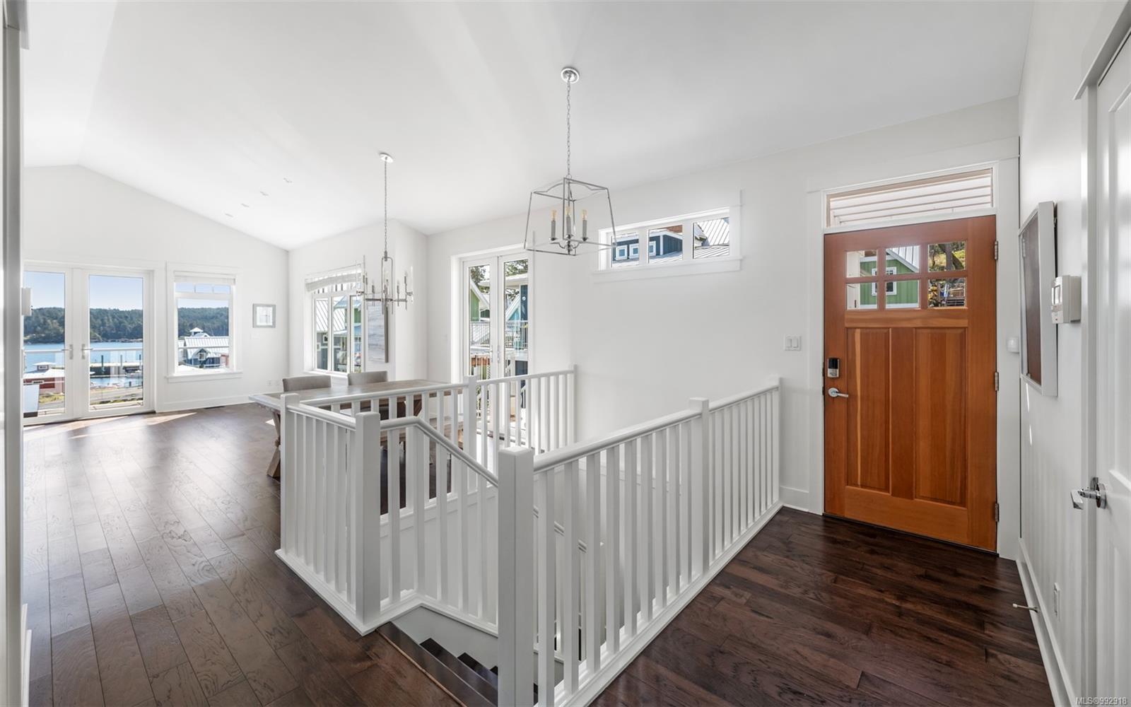 133 Hilltop Cres