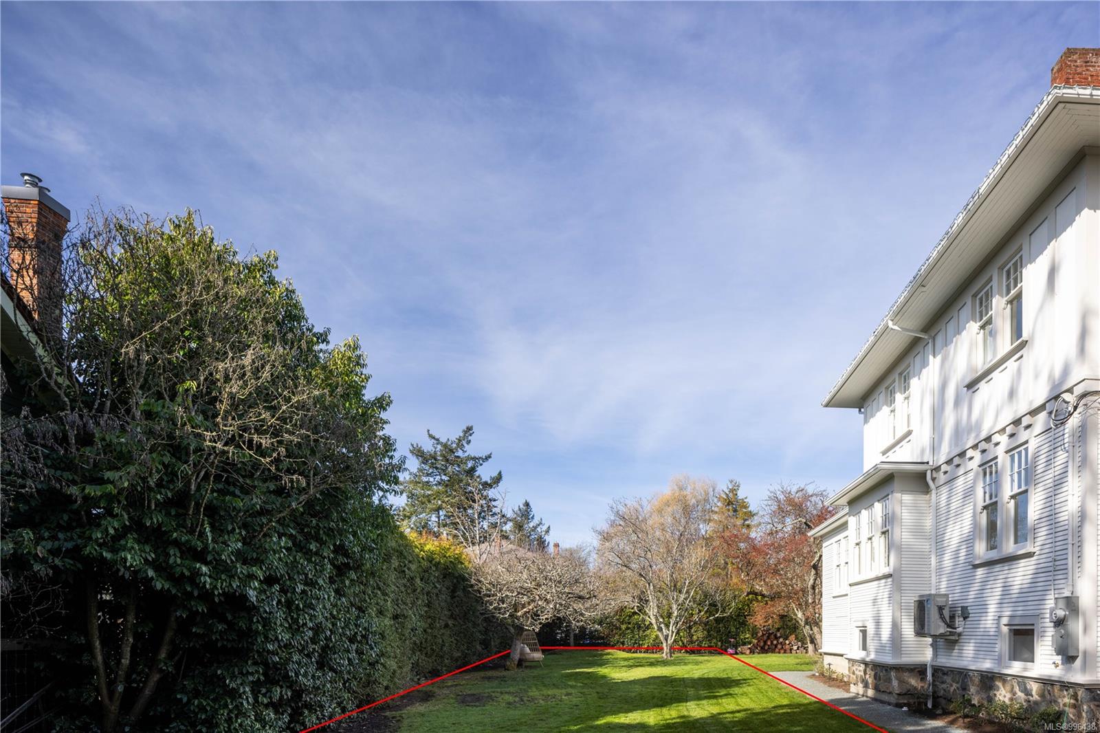 1174 Monterey Ave