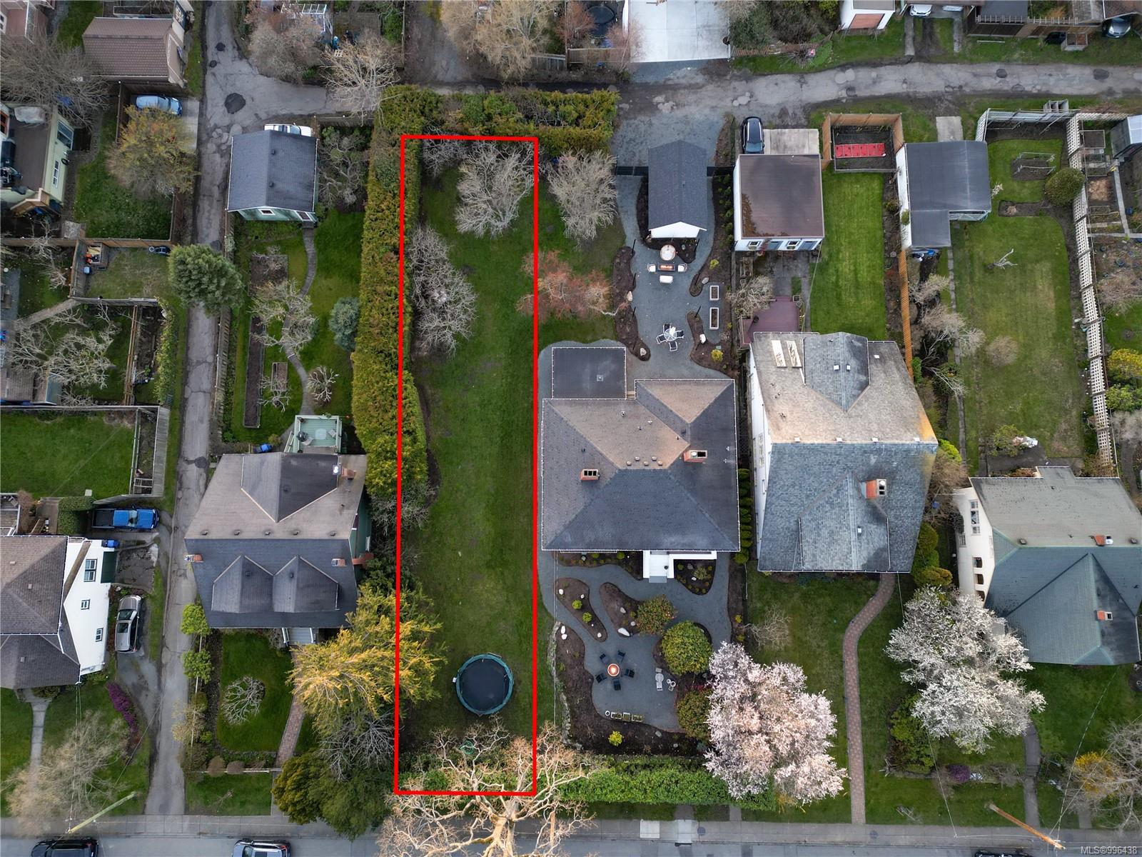 1174 Monterey Ave