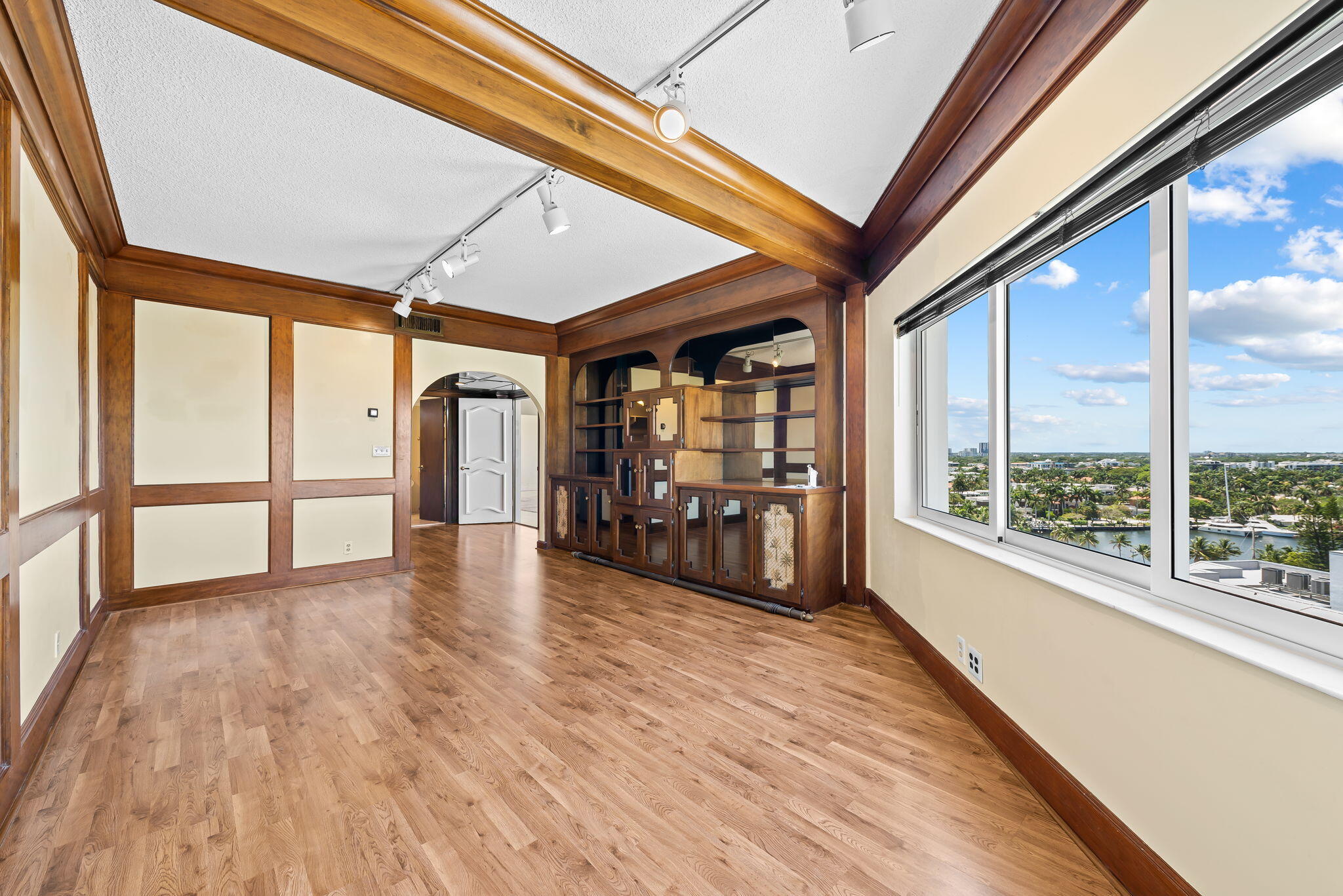333 Sunset Drive Apt 1008