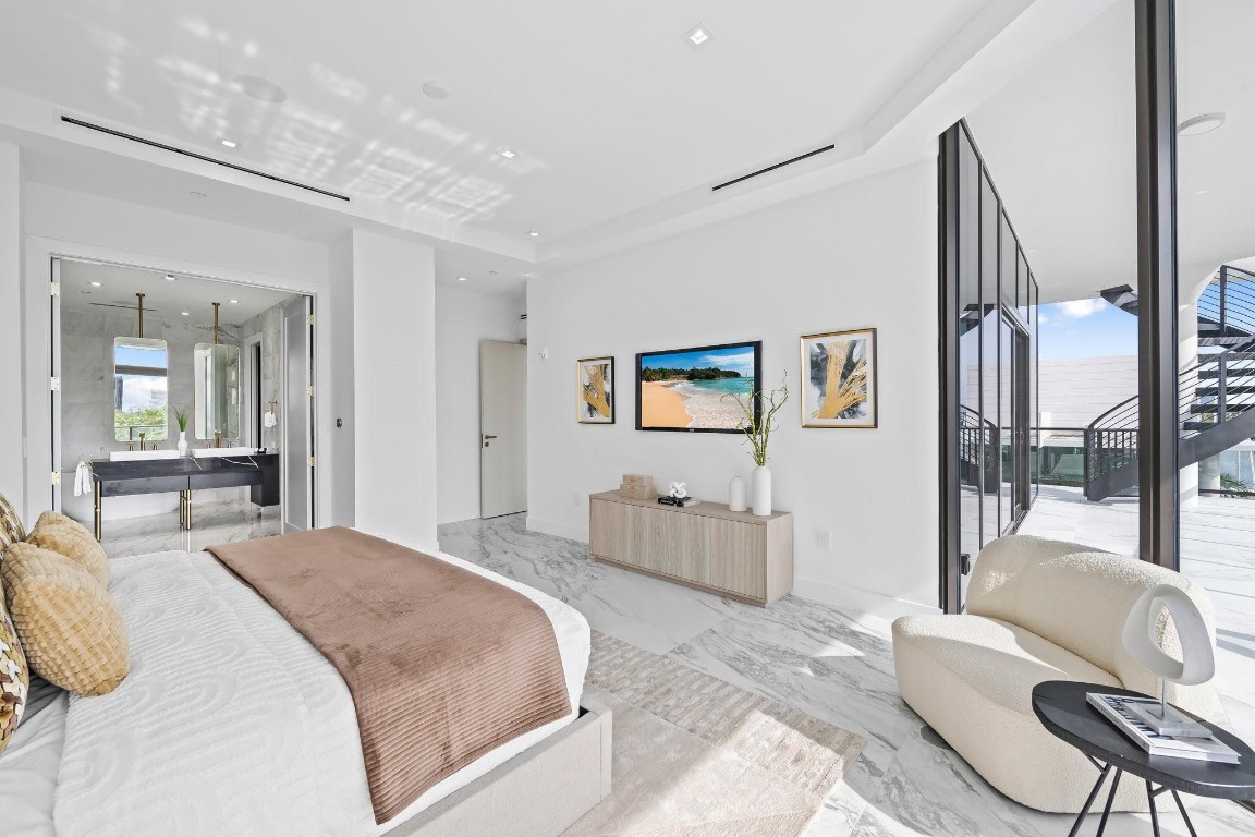 141 W Isle Of Venice Dr PH-S