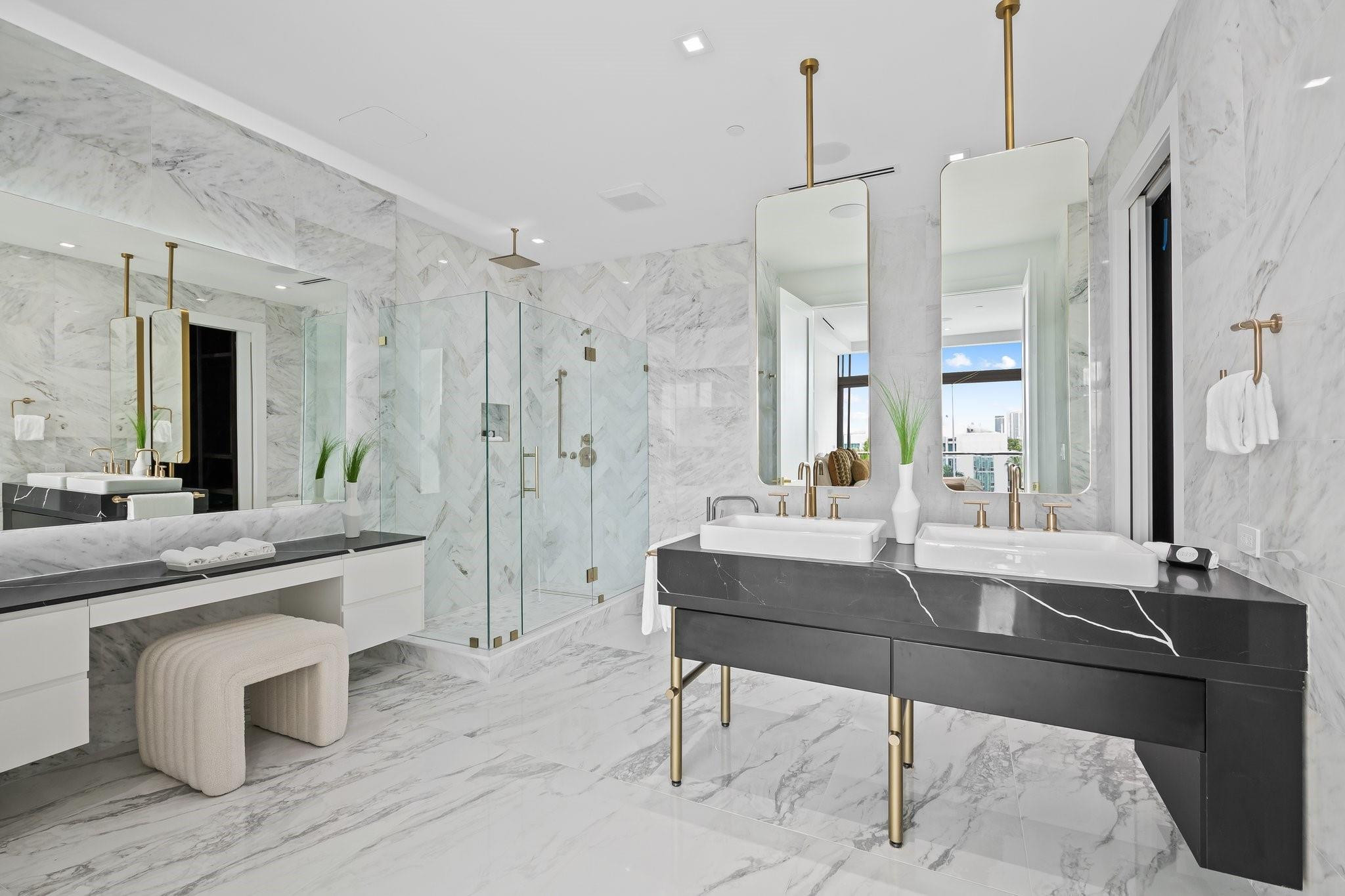 141 W Isle Of Venice Dr PH-S