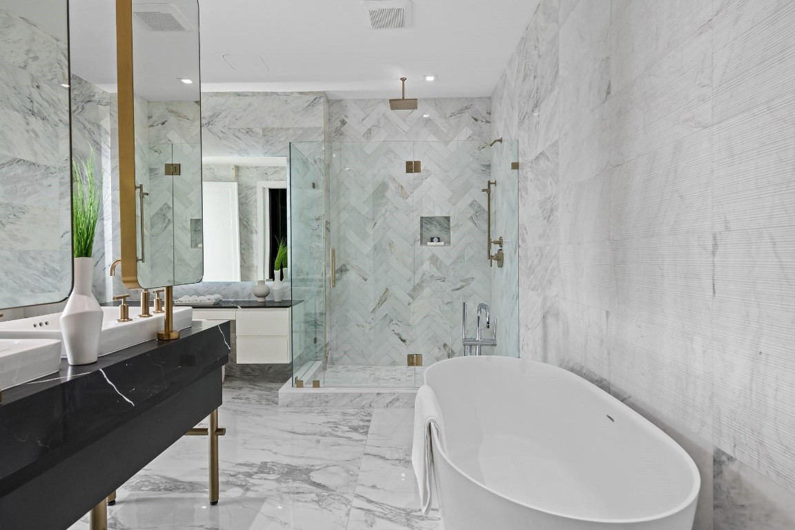 141 W Isle Of Venice Dr PH-S