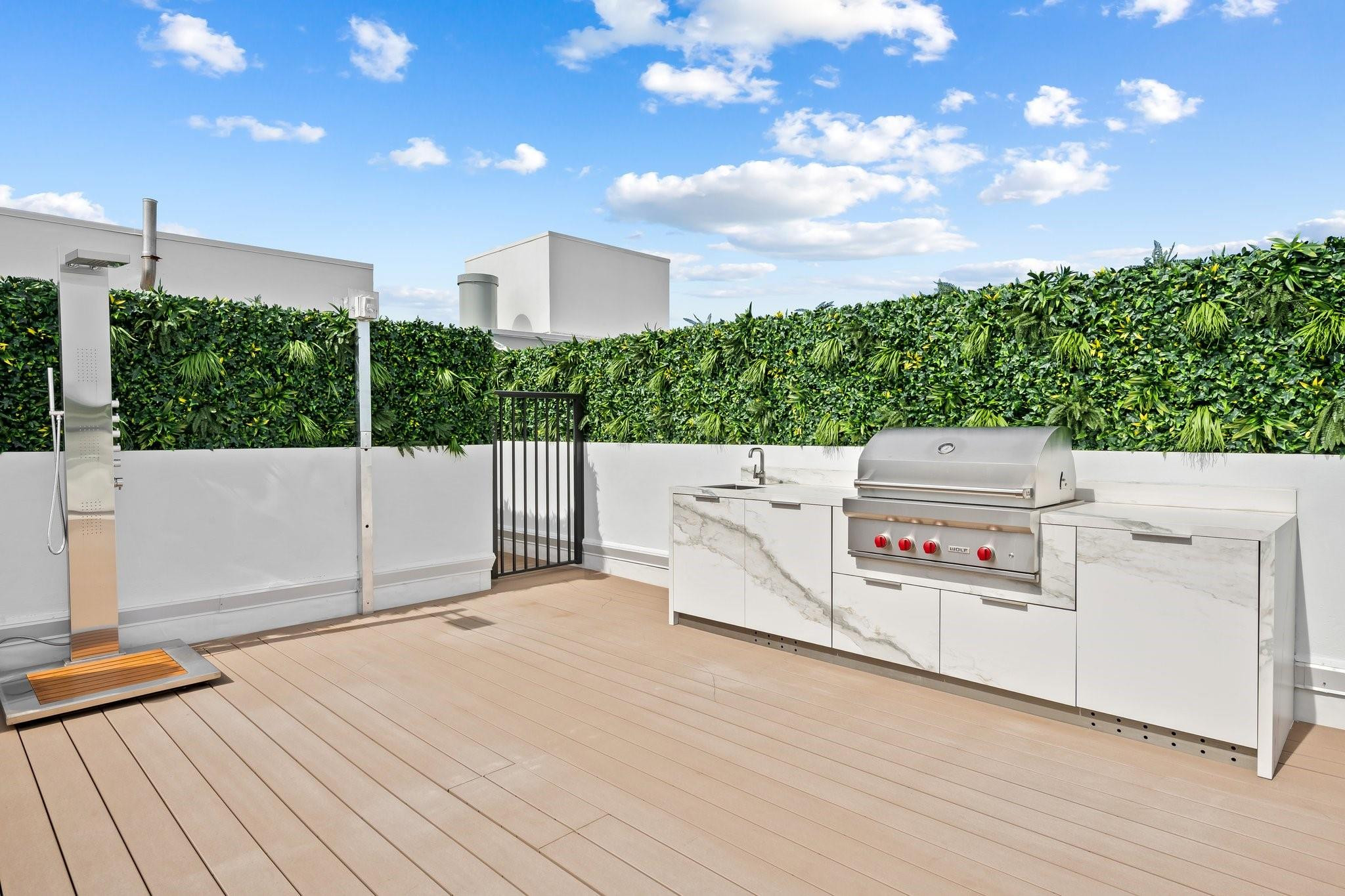 141 W Isle Of Venice Dr PH-S