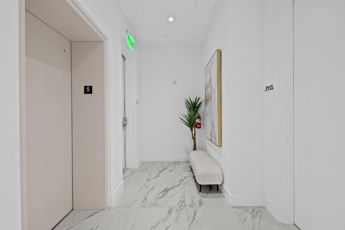 141 W Isle Of Venice Dr PH-S