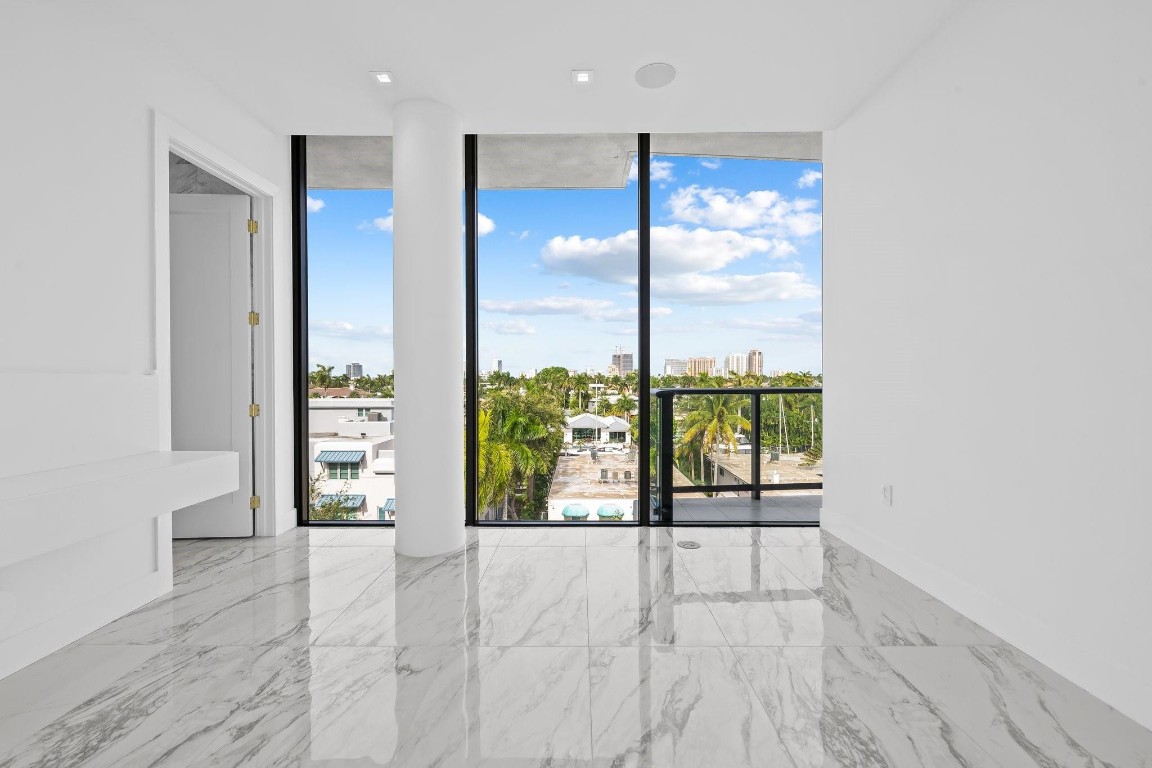 141 W Isle Of Venice Dr PH-S