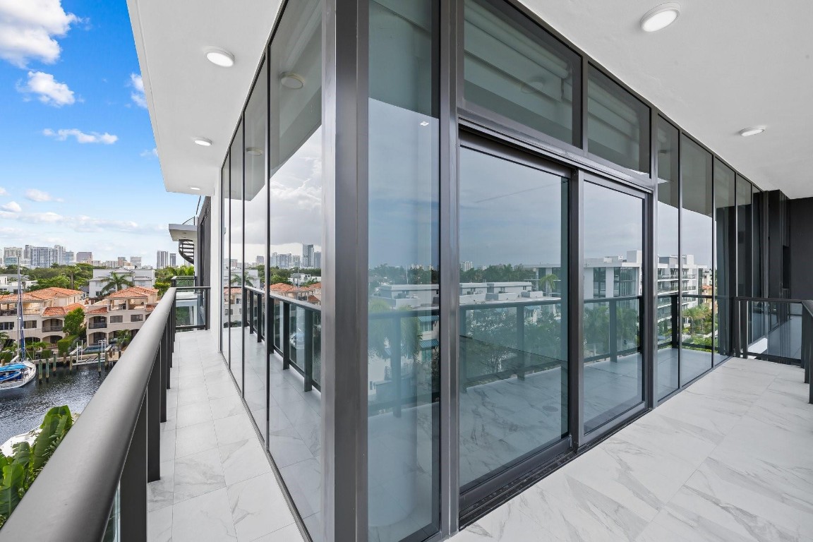 141 W Isle Of Venice Dr PH-S