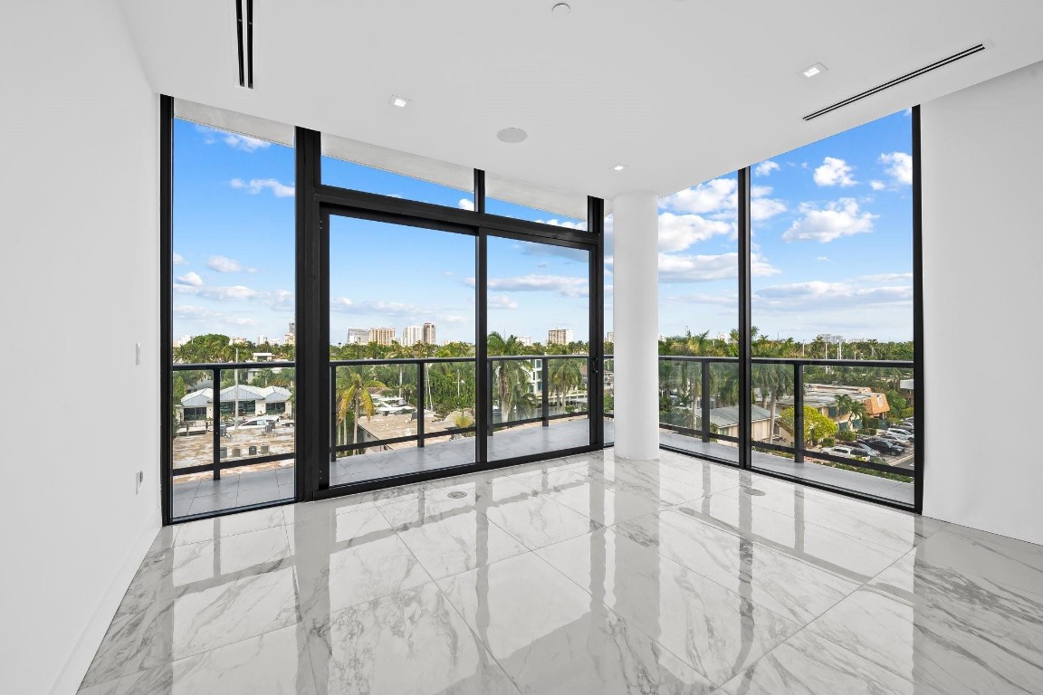 141 W Isle Of Venice Dr PH-S