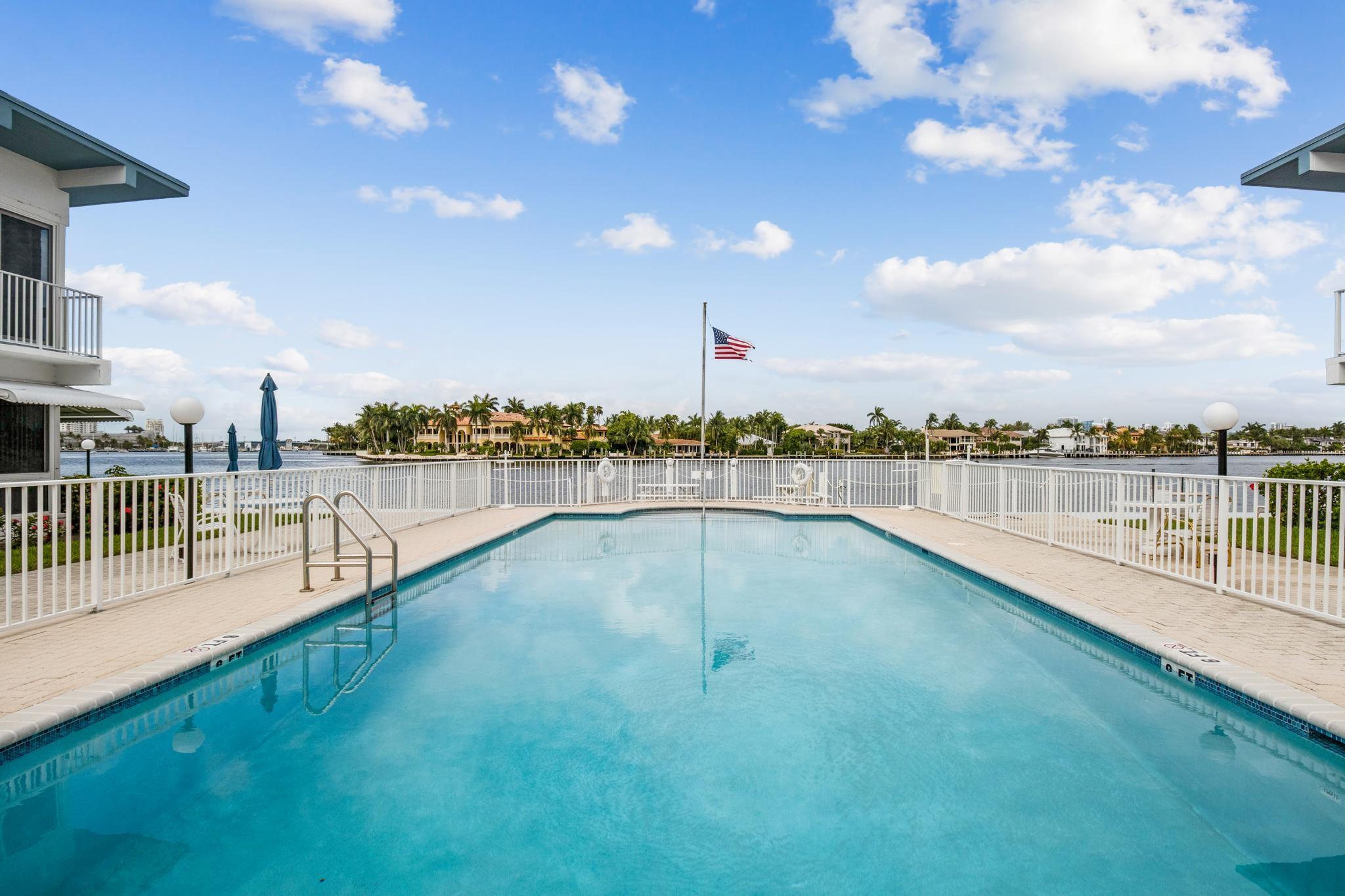 425 Bayshore Drive