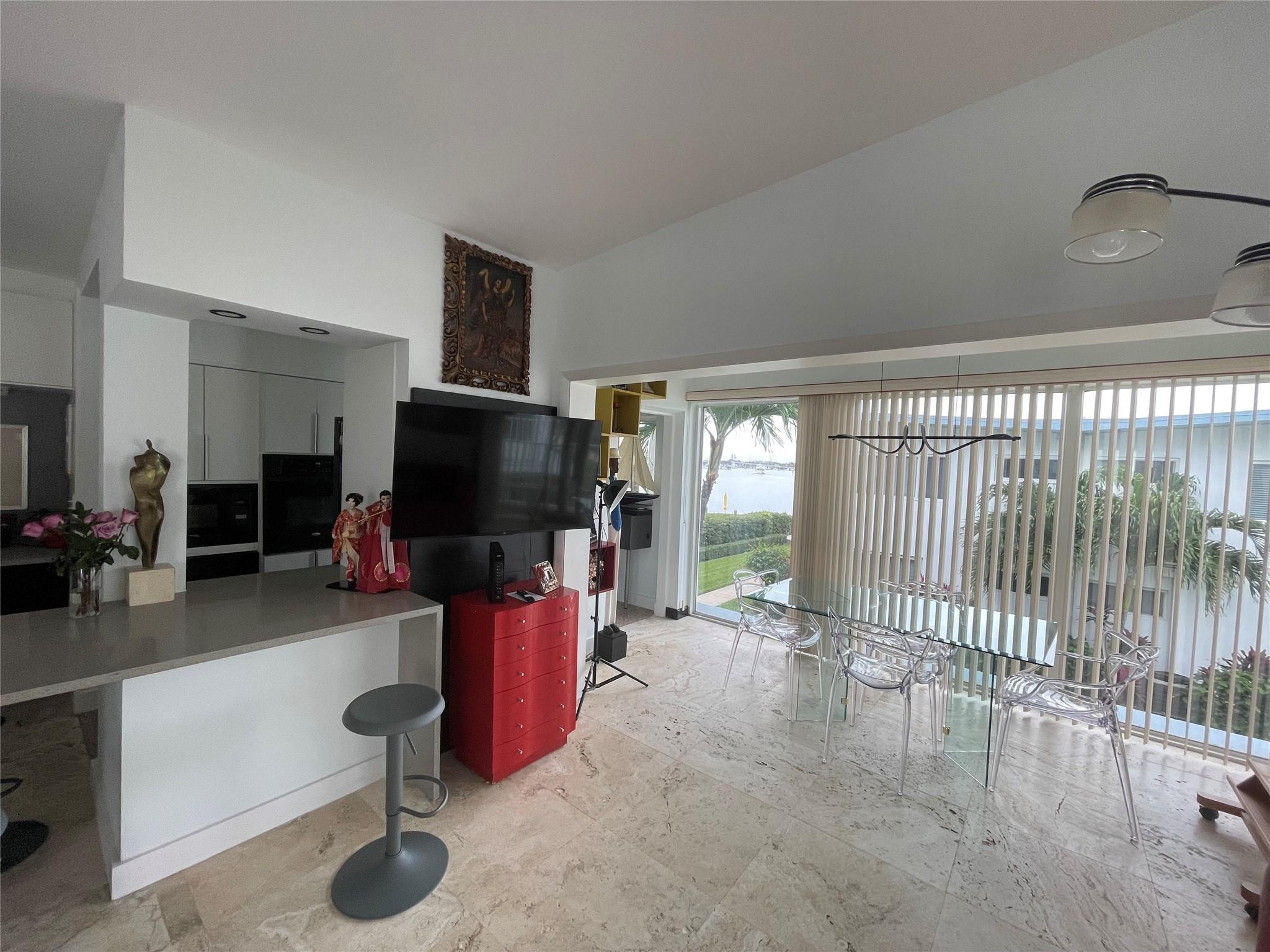 425 Bayshore Drive